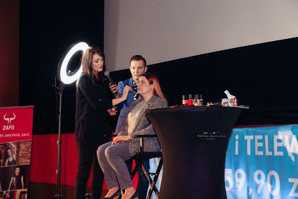 "Kino dla Kobiet", jak zawsze dostarczyło rudziankom wielu atrakcji. Po męczącym tygodniu pracy panie mogły się odprężyć i zrelaksować, zasięgnąć porad kosmetycznych i skosztować różnych smakołyków.

fot. Foto Venus Magdalena Ruda