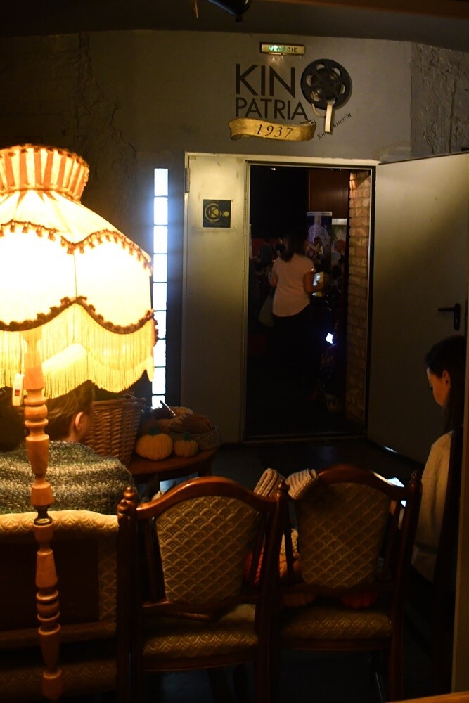 W piątek, 7 października, w Kinie Patria odbyło się pierwsze po przerwie spotkanie z cyklu "Kino dla Kobiet". Na rudzianki, jak zwykle czekało wiele atrakcji!

fot. Jacek Knapik