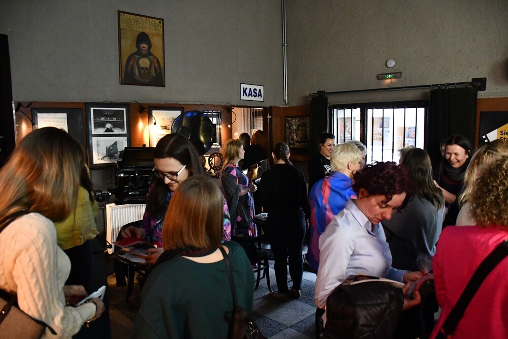 Wczoraj w Kinie Patria odbyło się pierwsze w tym roku spotkanie z cyklu "Kino dla Kobiet". Na rudzianki jak zwykle czekało pełno atrakcji!

fot. Jacek Knapik