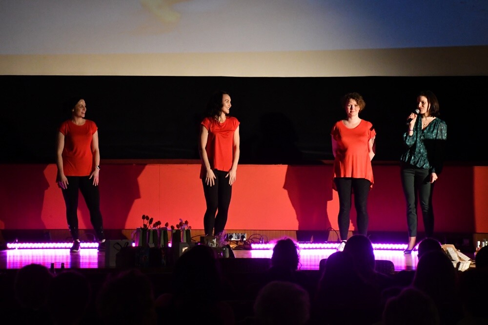 Wczoraj w Kinie Patria odbyło się pierwsze w tym roku spotkanie z cyklu "Kino dla Kobiet". Na rudzianki jak zwykle czekało pełno atrakcji!

fot. Jacek Knapik