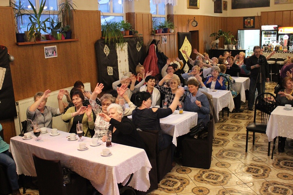 Po raz kolejny kobiety spotkały się w siedzibie chóru Słowiczek na wspólnej zabawie!