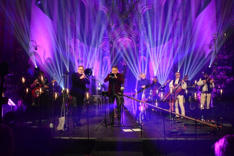 Z kolędą w Nowy Rok! 2 stycznia w parafii Trójcy Przenajświętszej w Rudzie Śląskiej- Kochłowicach miało miejsce kolędowanie z zespołem Golec uOrkiestra. Zobaczcie zdjęcia!