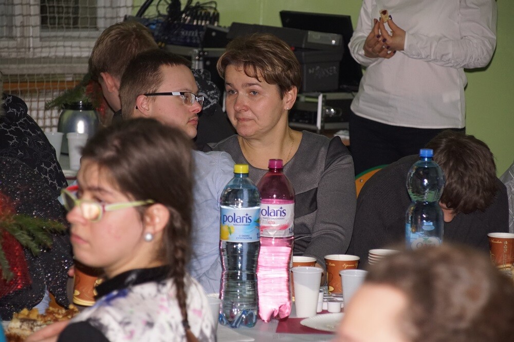 Już po raz kolejny w Zespole Szkół Ponadgimnazjalnych nr 7 w Rudzie zorganizowano klimatyczny wieczór kolędowy. Pastorałki i kolędy wraz ze zgromadzonymi śpiewał wybitny muzyk Józef Skrzek.