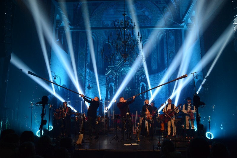 Kolędowanie z zespołem Golec uOrkiestra w Kochłowicach [GALERIA]