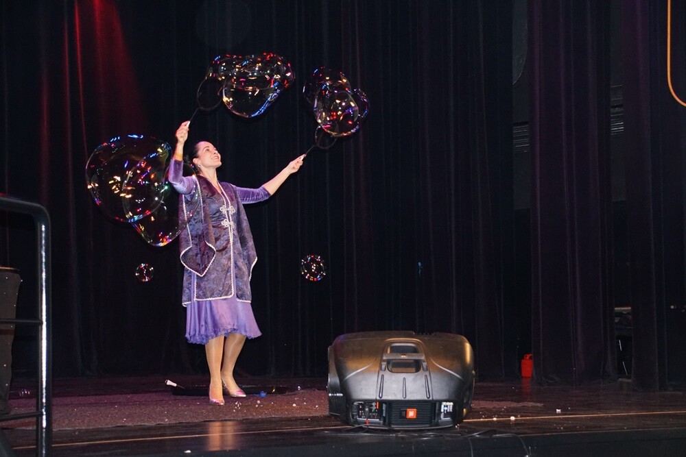 Wczoraj w Miejskim Centrum Kultury im. Henryka Bisty odbył się "Charytatywny koncert dla Dawida" - ucznia I Liceum Ogólnokształcącego im. Adama Mickiewicza, który w wakacje uległ poważnemu wypadkowi.