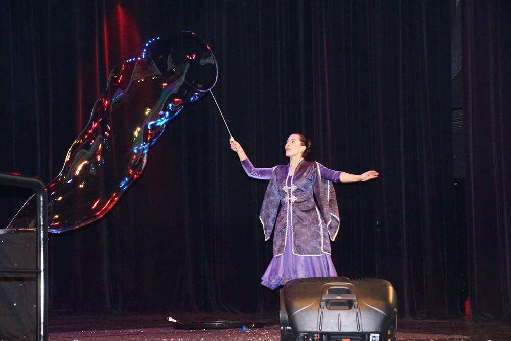 Wczoraj w Miejskim Centrum Kultury im. Henryka Bisty odbył się "Charytatywny koncert dla Dawida" - ucznia I Liceum Ogólnokształcącego im. Adama Mickiewicza, który w wakacje uległ poważnemu wypadkowi.