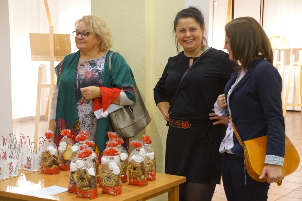 Wczoraj w Miejskim Centrum Kultury im. Henryka Bisty odbył się koncert charytatywny dla Kacperka. Kolejny raz rudzianie zmobilizowali się, by wesprzeć dzielnego 9-latka. Tym razem koncert zorganizowała Szkoła Podstawowa nr 16, w której uczy się chłopiec.