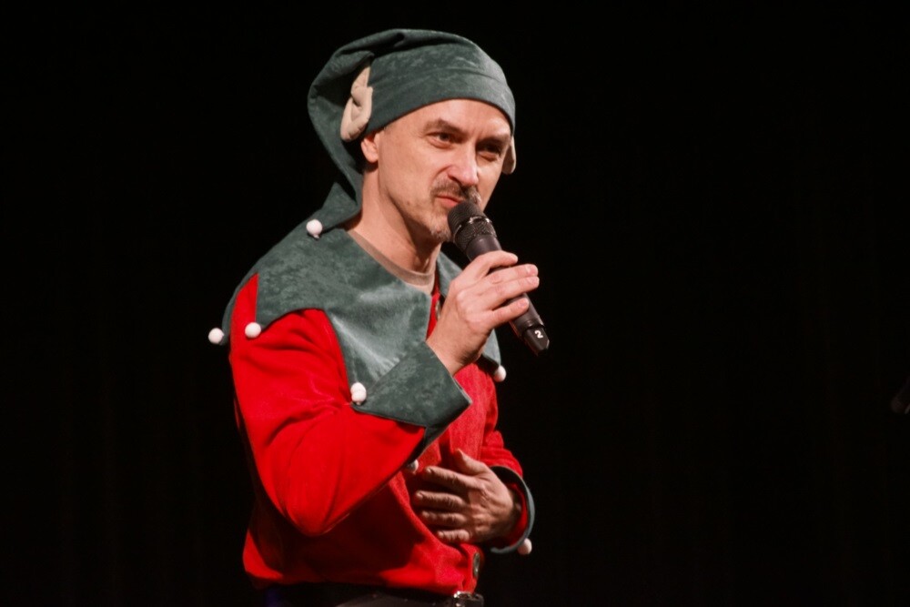 Wczoraj w Miejskim Centrum Kultury im. Henryka Bisty odbył się koncert charytatywny dla Kacperka. Kolejny raz rudzianie zmobilizowali się, by wesprzeć dzielnego 9-latka. Tym razem koncert zorganizowała Szkoła Podstawowa nr 16, w której uczy się chłopiec.