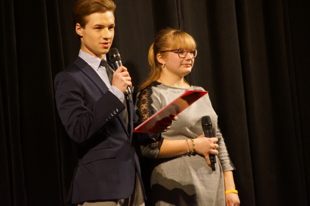 W Miejskim Centrum Kultury im. Henryka Bisty odbył się koncert charytatywny dla Magdy Szczurek, absolwentki ZSO nr 1, która choruje na zespół MELAS. Cały dochód z koncertu zostanie przekazany na leczenie dziewczyny.