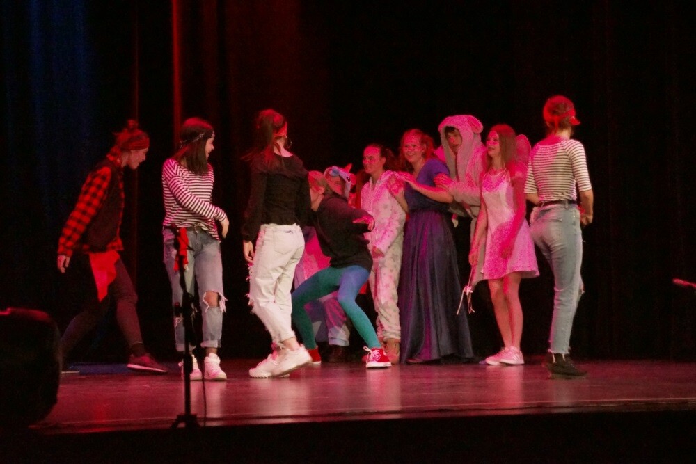 W Miejskim Centrum Kultury im. Henryka Bisty odbył się koncert charytatywny dla Magdy Szczurek, absolwentki ZSO nr 1, która choruje na zespół MELAS. Cały dochód z koncertu zostanie przekazany na leczenie dziewczyny.