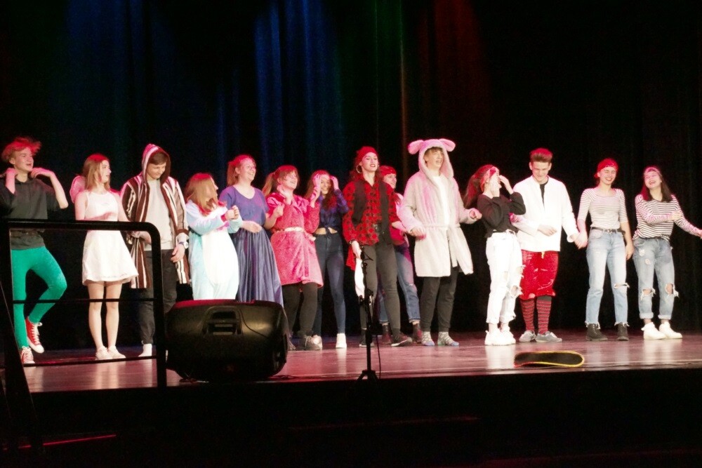 W Miejskim Centrum Kultury im. Henryka Bisty odbył się koncert charytatywny dla Magdy Szczurek, absolwentki ZSO nr 1, która choruje na zespół MELAS. Cały dochód z koncertu zostanie przekazany na leczenie dziewczyny.