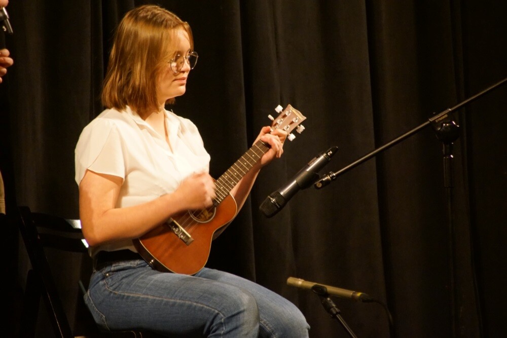 W Miejskim Centrum Kultury im. Henryka Bisty odbył się koncert charytatywny dla Magdy Szczurek, absolwentki ZSO nr 1, która choruje na zespół MELAS. Cały dochód z koncertu zostanie przekazany na leczenie dziewczyny.