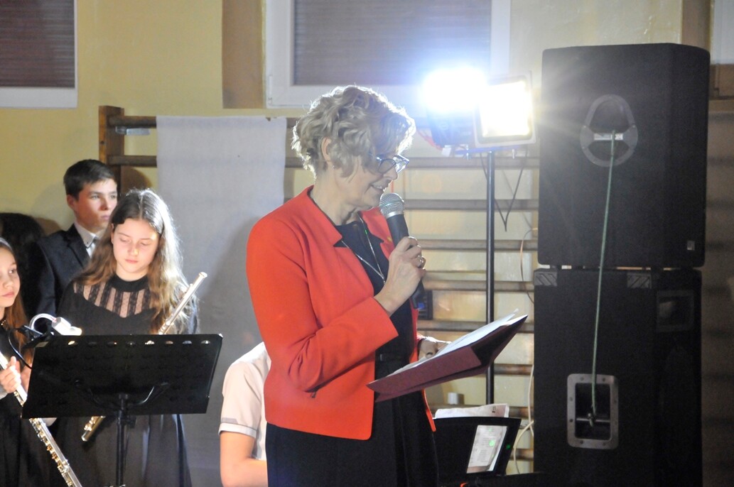 Fotorelacja z IX Koncertu Kolęd w Szkole Podstawowej nr 24 w Rudzie Śląskiej.