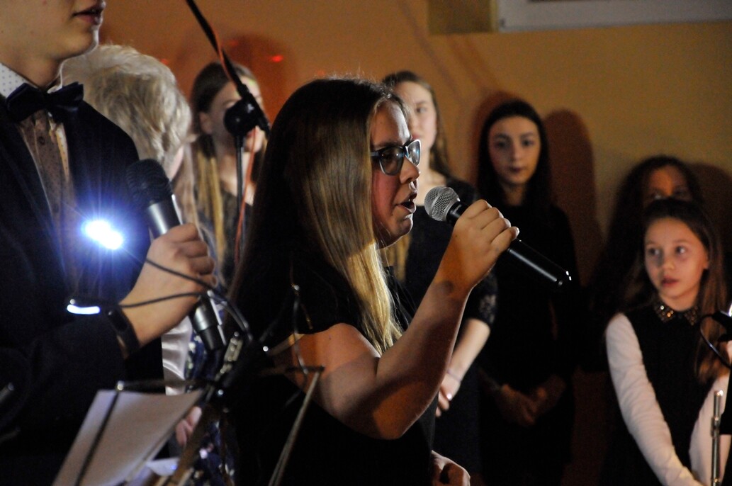 Fotorelacja z IX Koncertu Kolęd w Szkole Podstawowej nr 24 w Rudzie Śląskiej.