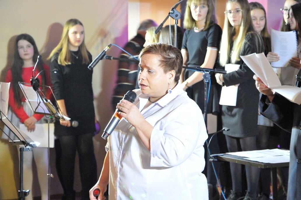 Fotorelacja z IX Koncertu Kolęd w Szkole Podstawowej nr 24 w Rudzie Śląskiej.