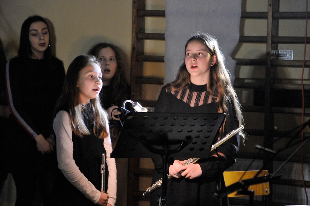 Fotorelacja z IX Koncertu Kolęd w Szkole Podstawowej nr 24 w Rudzie Śląskiej.