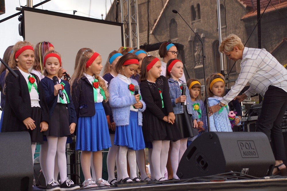 Z okazji III rocznicy Światowych Dni Młodzieży w Polsce już w sobotę na Placu Jana Pawła II w Rudzie Śląskiej – Nowym Bytomiu odbył się koncert muzyki chrześcijańskiej.