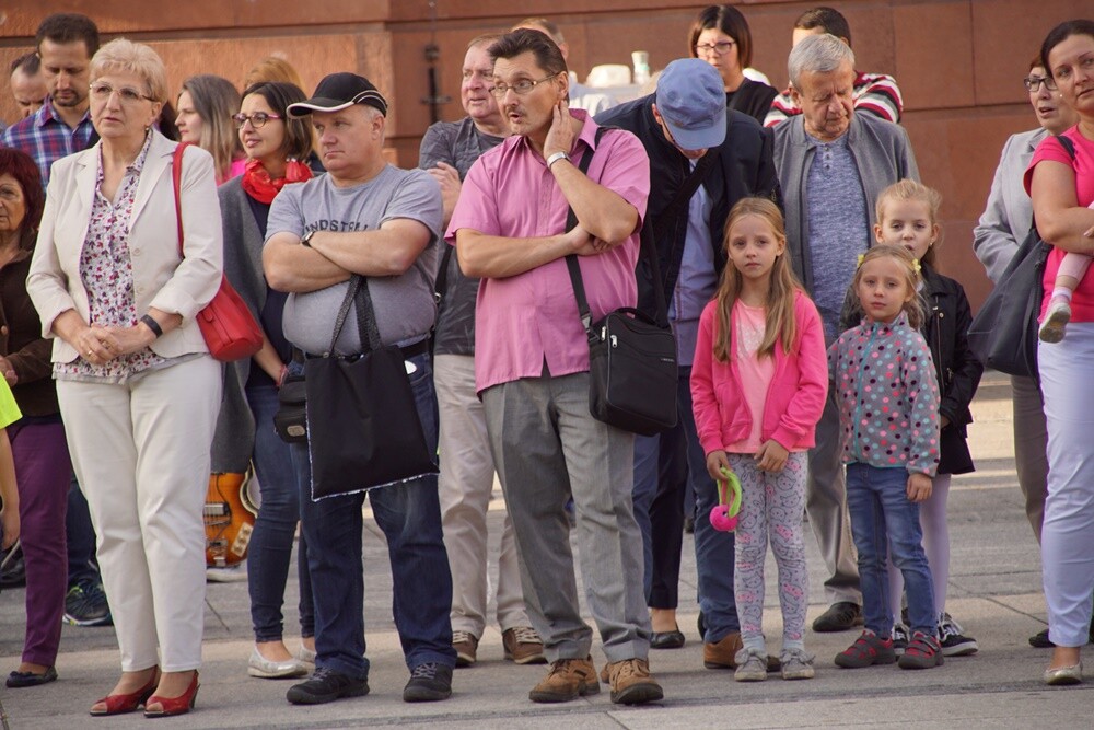 Z okazji III rocznicy Światowych Dni Młodzieży w Polsce już w sobotę na Placu Jana Pawła II w Rudzie Śląskiej – Nowym Bytomiu odbył się koncert muzyki chrześcijańskiej.