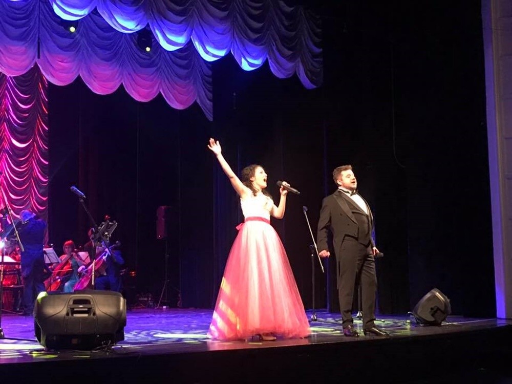 Koncert noworoczny w Miejskim Centrum Kultury to już tradycja. W sobotę po raz kolejny rudzianie muzycznie powitali nowy rok. Na scenie wystąpili soliści, Royal Vienna Ochestra, a także balet. Na sali widowiskowej zabrzmiały znane hity musicalowe, a także muzyka filmowa.