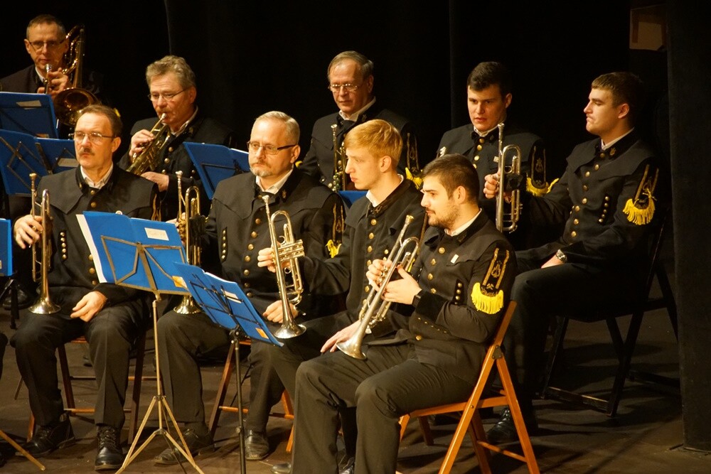 W piątek w bielszowickim Domu Kultury odbył się koncert karnawałowy w wykonaniu Orkiestry Dętej KWK "Bielszowice". Zebrana na miejscu publiczność mogła usłyszeć światowe hity muzyki klasycznej.