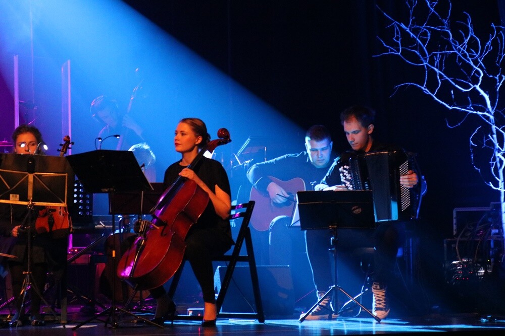 W sobotnie popołudnie w Miejskim Centrum Kultury można było usłyszeć poezję śpiewaną w wykonaniu klubowiczów, absolwentów, przyjaciół oraz muzyków i wokalistów zaprzyjaźnionych ze Stowarzyszeniem Świętego Filipa Nereusza.