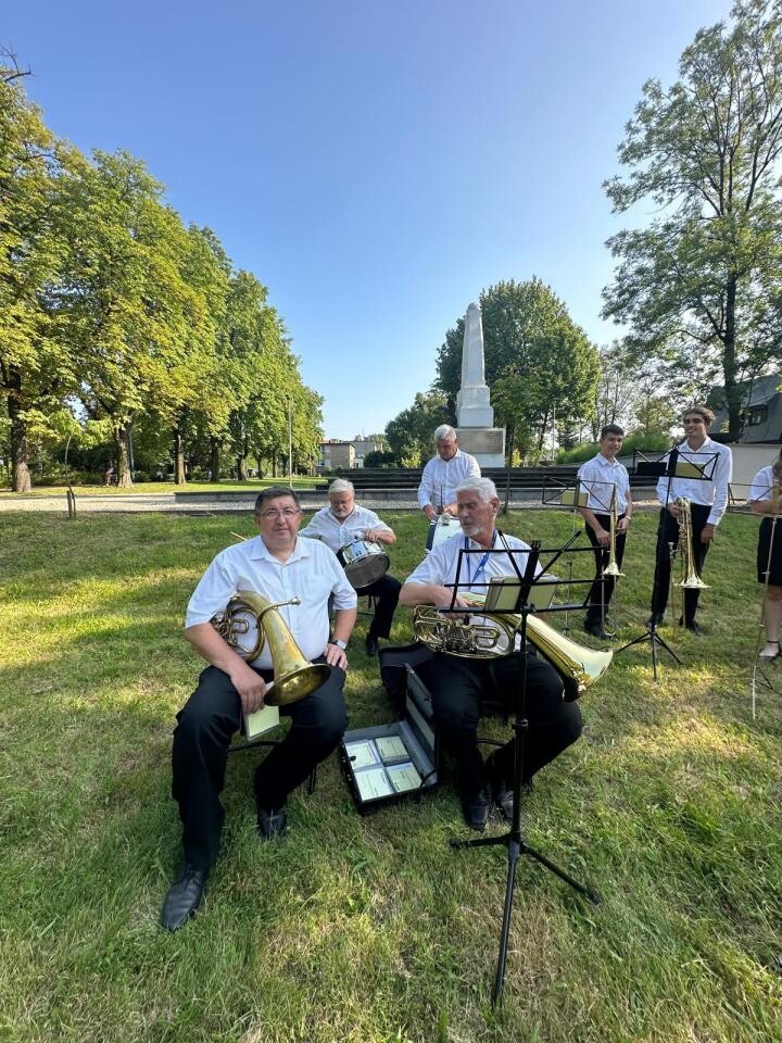 W niedzielę na plantach w Kochłowicach odbył się koncert promenadowy Orkiestry Dętej KWK "Halemba".