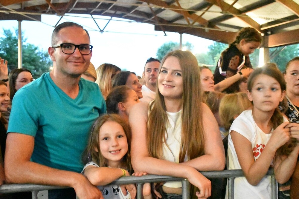 W ubiegłą sobotę Rudę Śląską odwiedziła niezwykle popularna artystka Sanah. Koncert cieszył się ogromną popularnością wśród rudzian. 

fot. Jacek Knapik