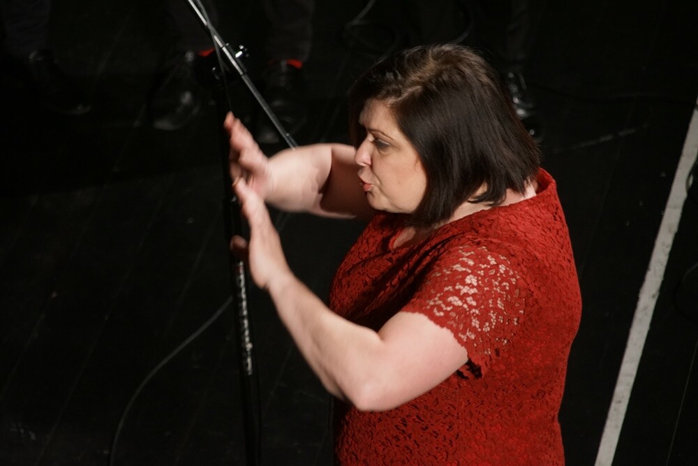 Wczoraj odbył się magiczny koncert świąteczny w wykonaniu uczniów Zespołu Szkół Muzycznych I i II stopnia w Rudzie Śląskiej. Sala Miejskiego Centrum Kultury im. Henryka Bisty była wypełniona po brzegi.