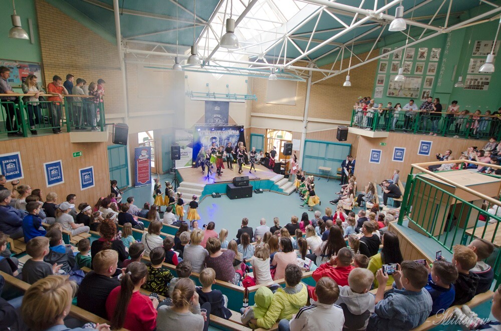 Ostatnio w Szkole Podstawowej nr 18 im. ks. Konstantego Damrota w Kochłowicach odbył się jubileuszowy Koncert Talentów.
