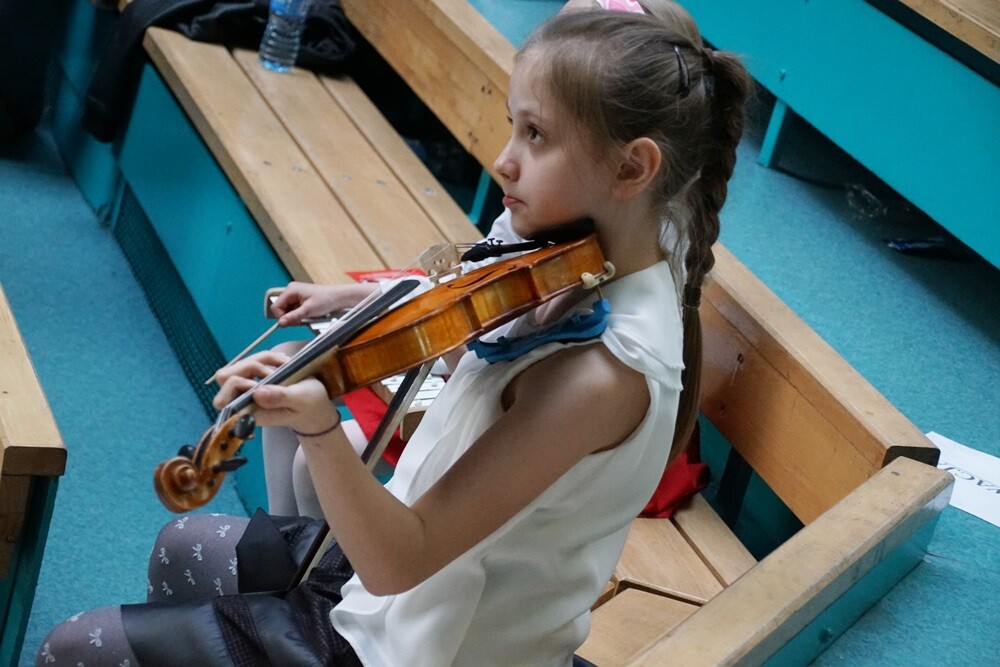 Ostatnio w Szkole Podstawowej nr 18 im. ks. Konstantego Damrota w Kochłowicach odbył się jubileuszowy Koncert Talentów.