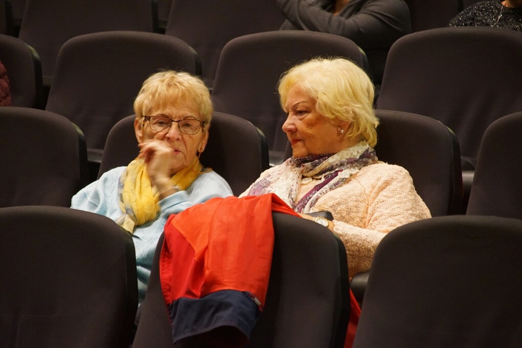 Wczoraj w Miejskim Centrum Kultury im. Henryka Bisty odbył się koncert międzypokoleniowy. „Tam, gdzie przenika talent” to widowisko, które zrealizowane zostało przez seniorów i młodzież w ramach projektu Pokolenia.