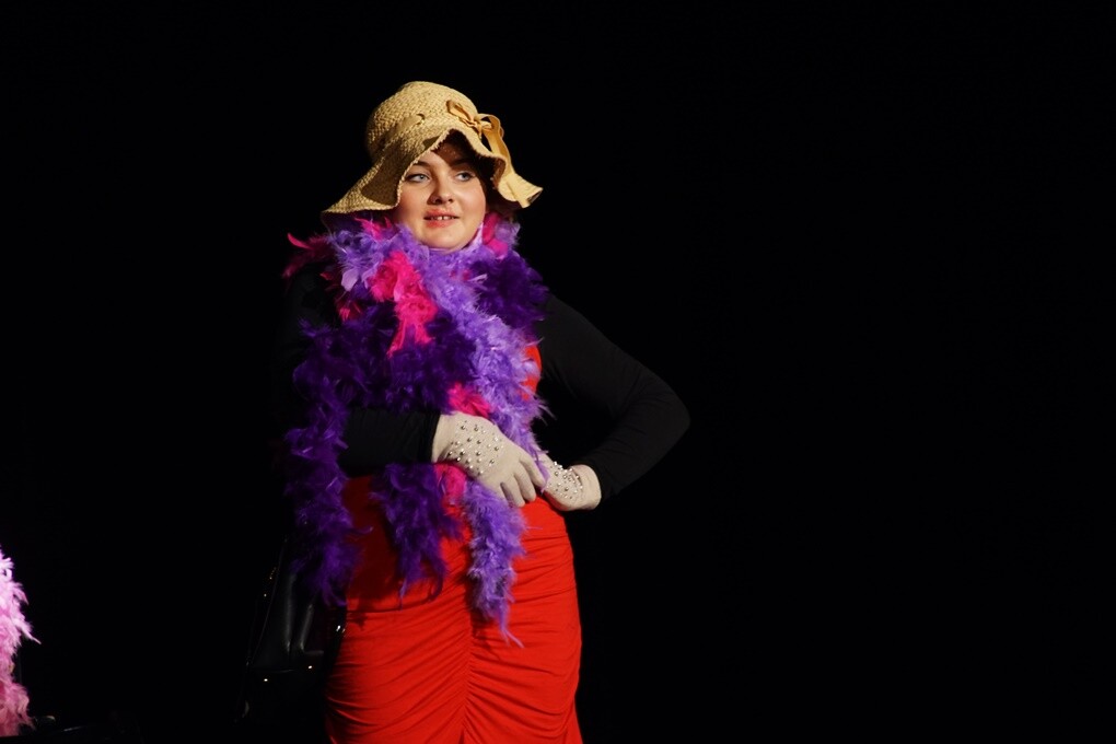 Wczoraj w Miejskim Centrum Kultury im. Henryka Bisty odbył się koncert międzypokoleniowy. „Tam, gdzie przenika talent” to widowisko, które zrealizowane zostało przez seniorów i młodzież w ramach projektu Pokolenia.