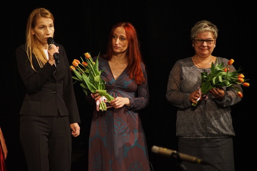 Wczoraj w Miejskim Centrum Kultury im. Henryka Bisty odbył się koncert międzypokoleniowy. „Tam, gdzie przenika talent” to widowisko, które zrealizowane zostało przez seniorów i młodzież w ramach projektu Pokolenia.