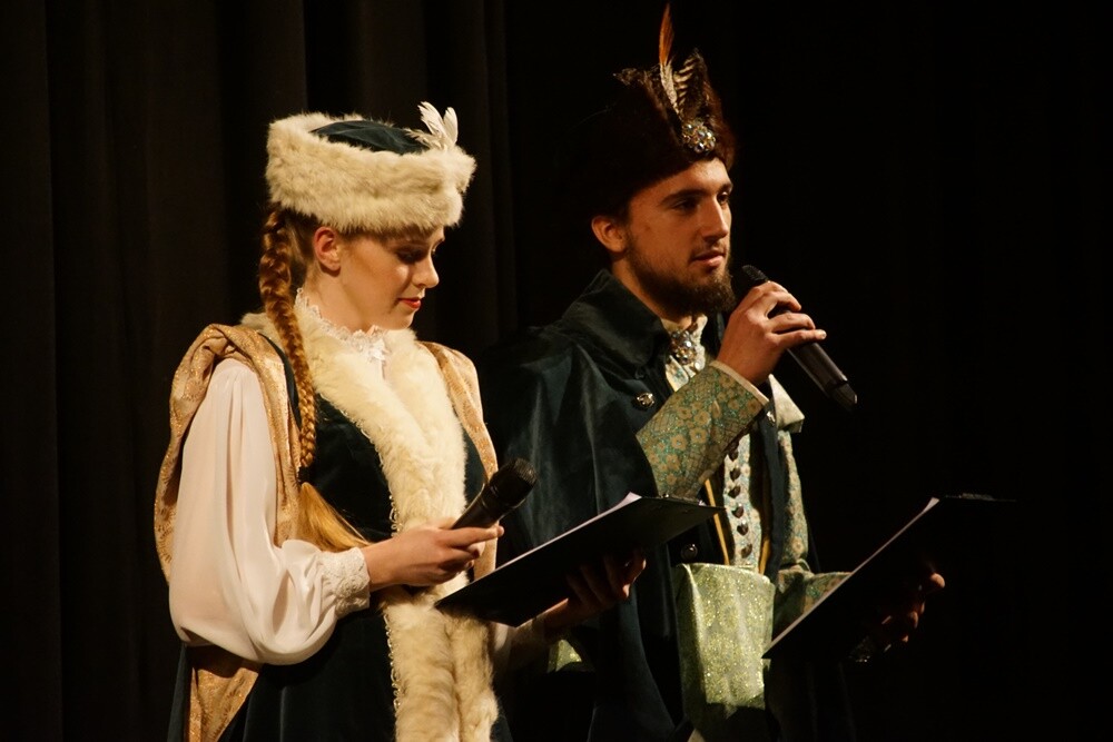 W Miejskim Centrum Kultury im. Henryka Bisty odbył się koncert z okazji 100-lecia odzyskania Niepodległości przez Polskę. Na scenie wystąpili uczniowie Zespołu Szkół Muzycznych I i II st. w Rudzie Śląskiej, uczniowie sekcji wokalnej Państwowej Szkoły Muzycznej I i II st. w Gliwicach oraz uczniowie Ogólnokształcącej Szkoły Baletowej w Bytomiu.