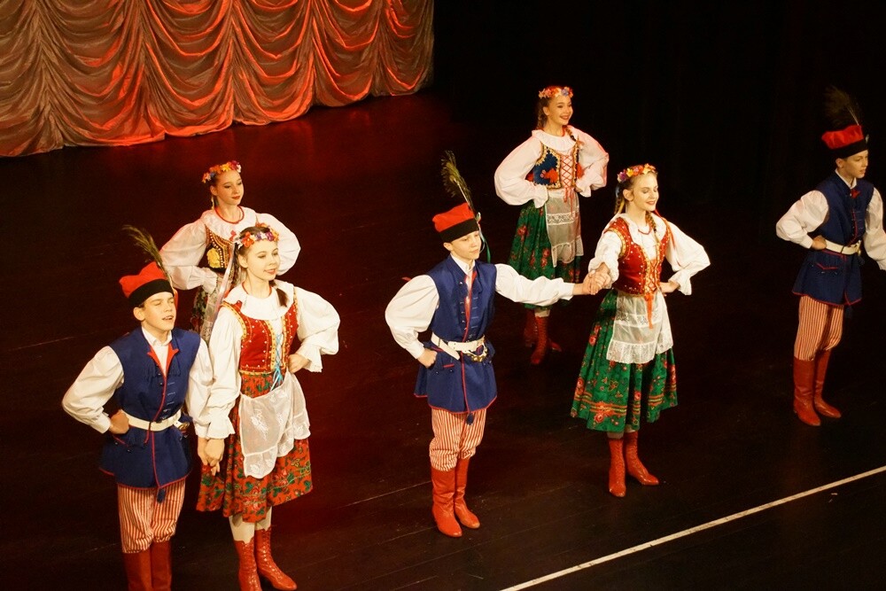 W Miejskim Centrum Kultury im. Henryka Bisty odbył się koncert z okazji 100-lecia odzyskania Niepodległości przez Polskę. Na scenie wystąpili uczniowie Zespołu Szkół Muzycznych I i II st. w Rudzie Śląskiej, uczniowie sekcji wokalnej Państwowej Szkoły Muzycznej I i II st. w Gliwicach oraz uczniowie Ogólnokształcącej Szkoły Baletowej w Bytomiu.