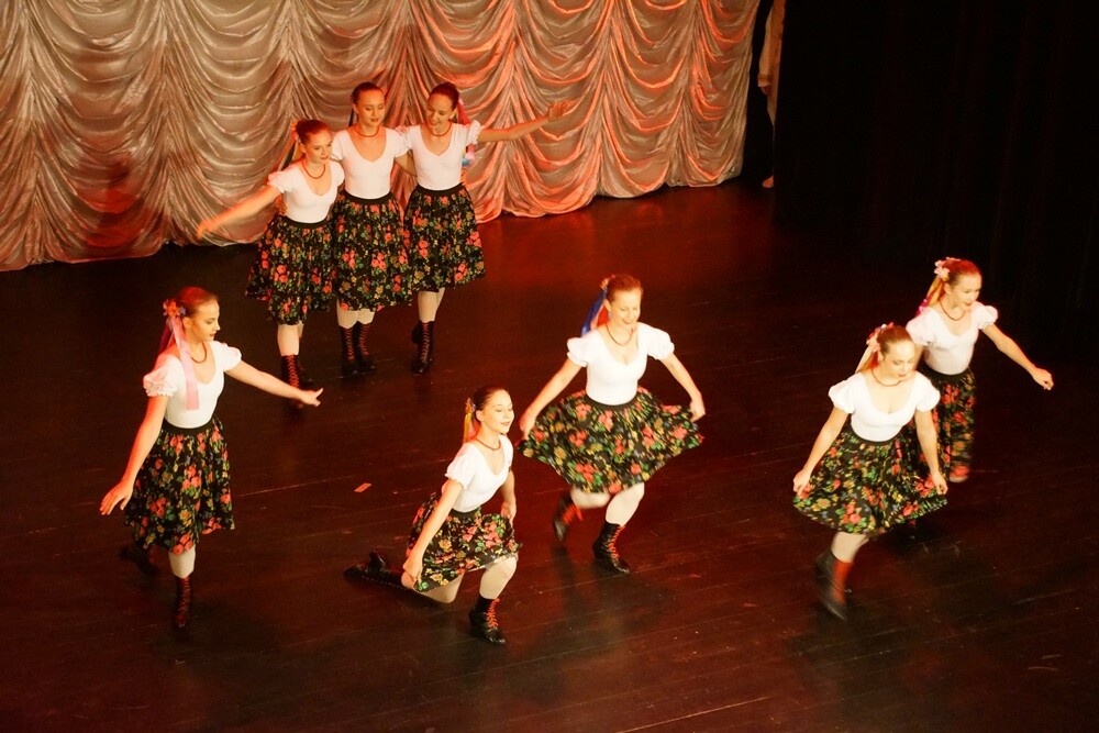 W Miejskim Centrum Kultury im. Henryka Bisty odbył się koncert z okazji 100-lecia odzyskania Niepodległości przez Polskę. Na scenie wystąpili uczniowie Zespołu Szkół Muzycznych I i II st. w Rudzie Śląskiej, uczniowie sekcji wokalnej Państwowej Szkoły Muzycznej I i II st. w Gliwicach oraz uczniowie Ogólnokształcącej Szkoły Baletowej w Bytomiu.