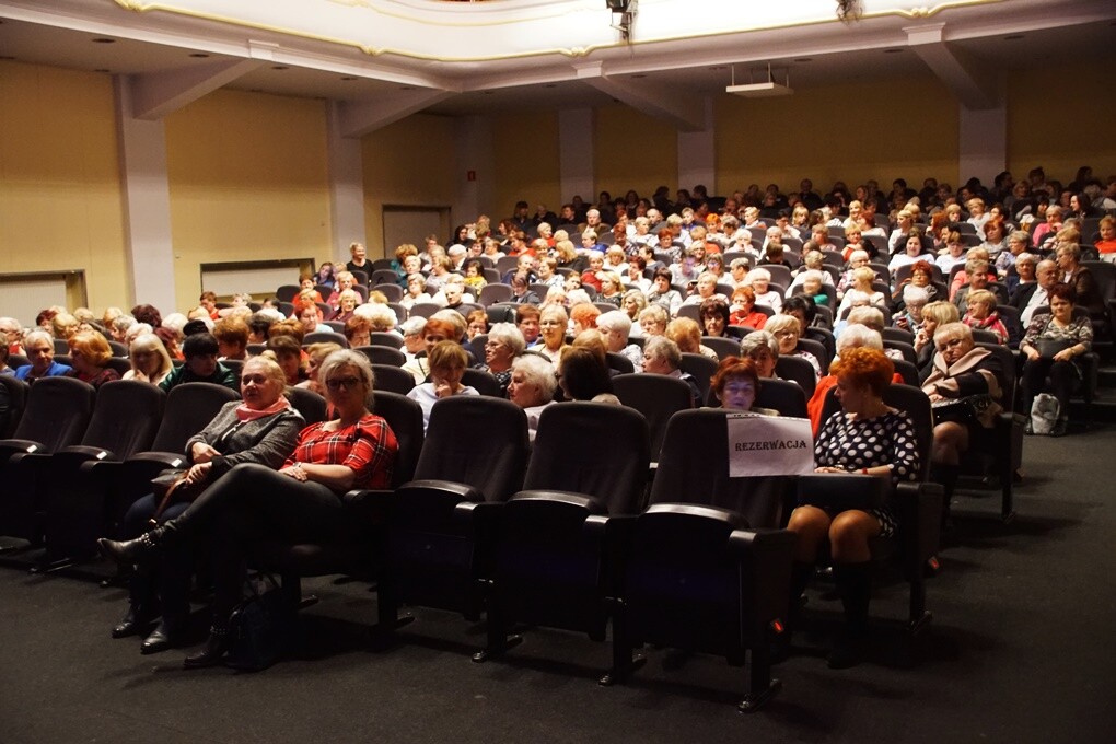 Z okazji Dnia Kobiet w Miejskim Centrum Kultury zaśpiewał Mariusz Kalaga.