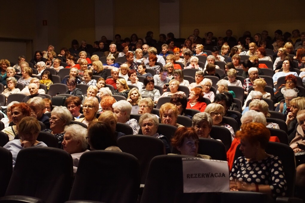 Z okazji Dnia Kobiet w Miejskim Centrum Kultury zaśpiewał Mariusz Kalaga.