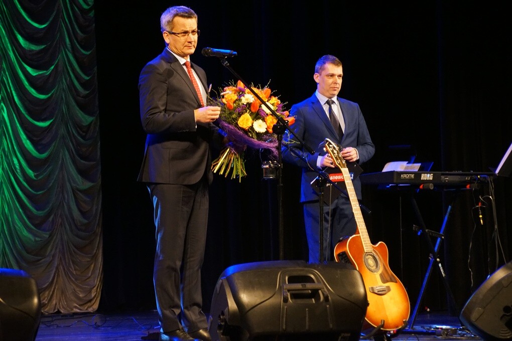 Z okazji Dnia Kobiet w Miejskim Centrum Kultury zaśpiewał Mariusz Kalaga.