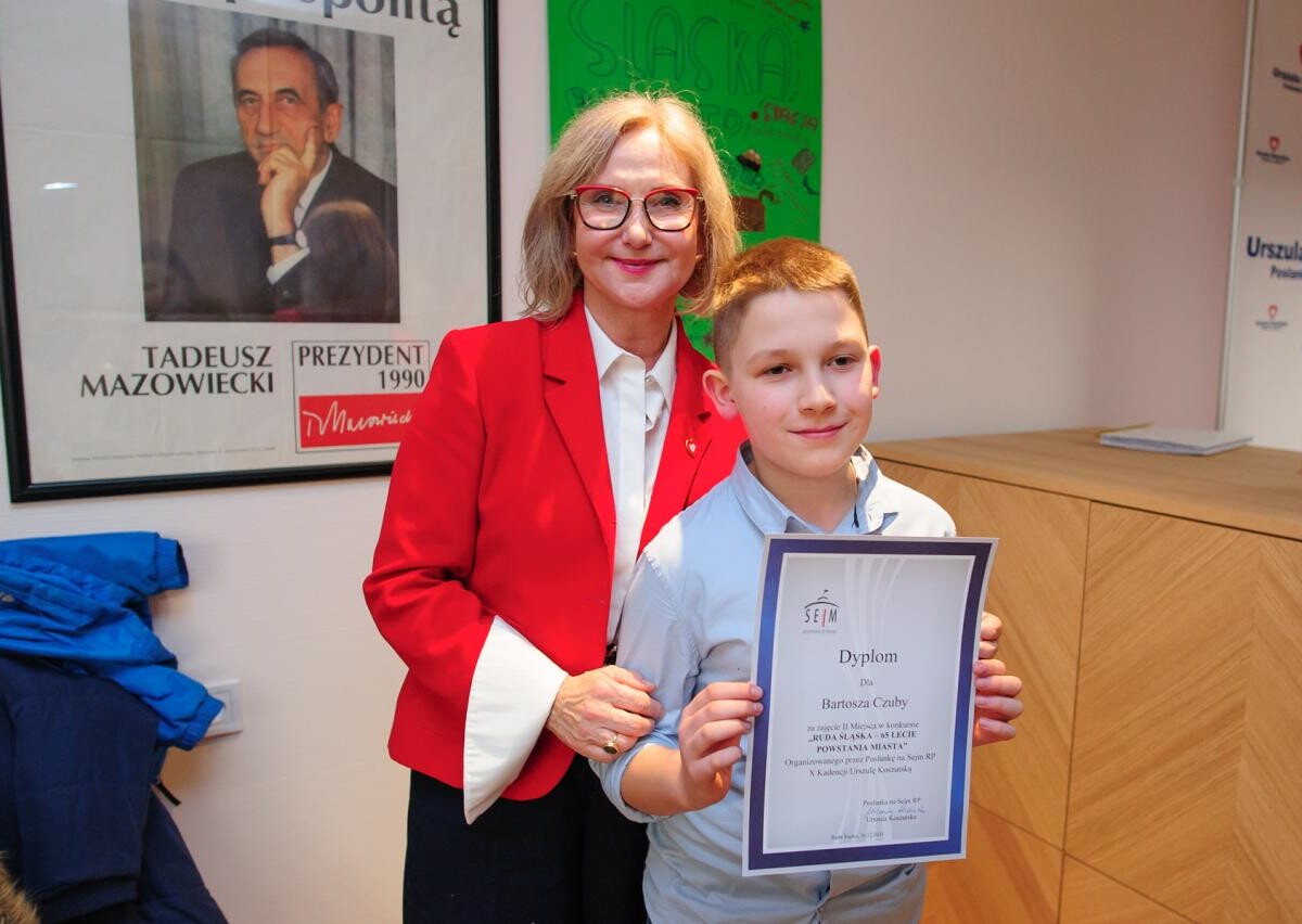 Jeszcze przed świętami rozstrzygnięto konkurs zorganizowany przez Posłankę na Sejm X Kadencji, Urszulę Koszutską, w którym wzięły udział dzieci z przedszkoli oraz uczniowie rudzkich szkół.