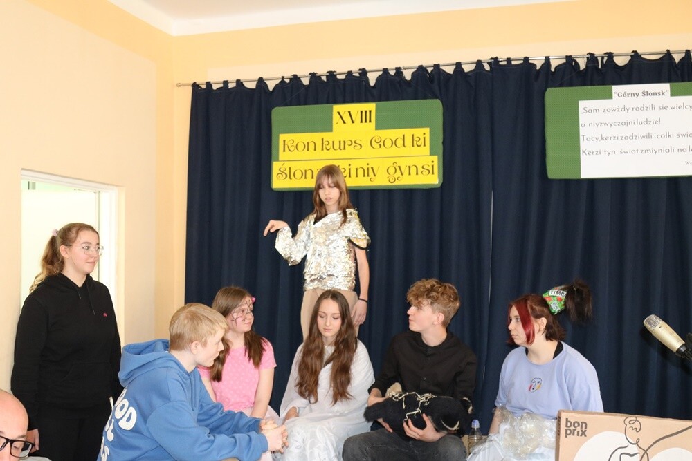 Już po raz 18. w Szkole Podstawowej nr 22 im. Jana Stefana Dworaka w Rudzie Śląskiej odbył się Konkurs Śląskiej Godki "Ślonzoki niy gyńsi".  

fot. UM Ruda Śląska / SP nr 22