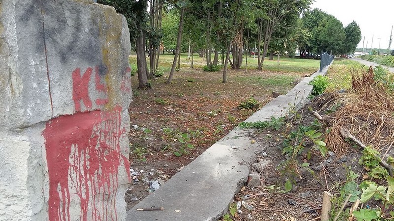 Zuchwała kradzież w Goduli: W nocy z wtorku na środę sprzed Szpitala Miejskiego w Rudzie Śląskiej zniknęło ogrodzenie przyszpitalnego ogrodu. Wandale ukradli 9 nowych przęseł. Sprawą zajmuje się policja, a szpital apeluje o pomoc w ujęciu złodziei.