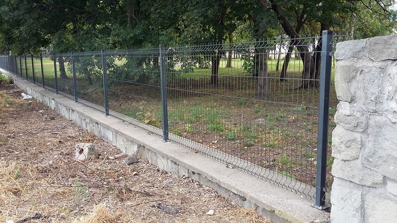 Zuchwała kradzież w Goduli: W nocy z wtorku na środę sprzed Szpitala Miejskiego w Rudzie Śląskiej zniknęło ogrodzenie przyszpitalnego ogrodu. Wandale ukradli 9 nowych przęseł. Sprawą zajmuje się policja, a szpital apeluje o pomoc w ujęciu złodziei.