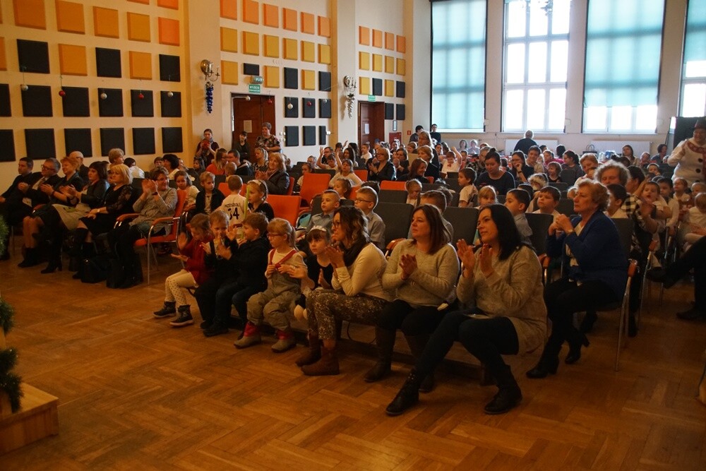 W Młodzieżowym Domu Kultury po raz siódmy odbył się Festiwal dzieci i młodzieży niepełnosprawnej "Kryształowy Sopelek".