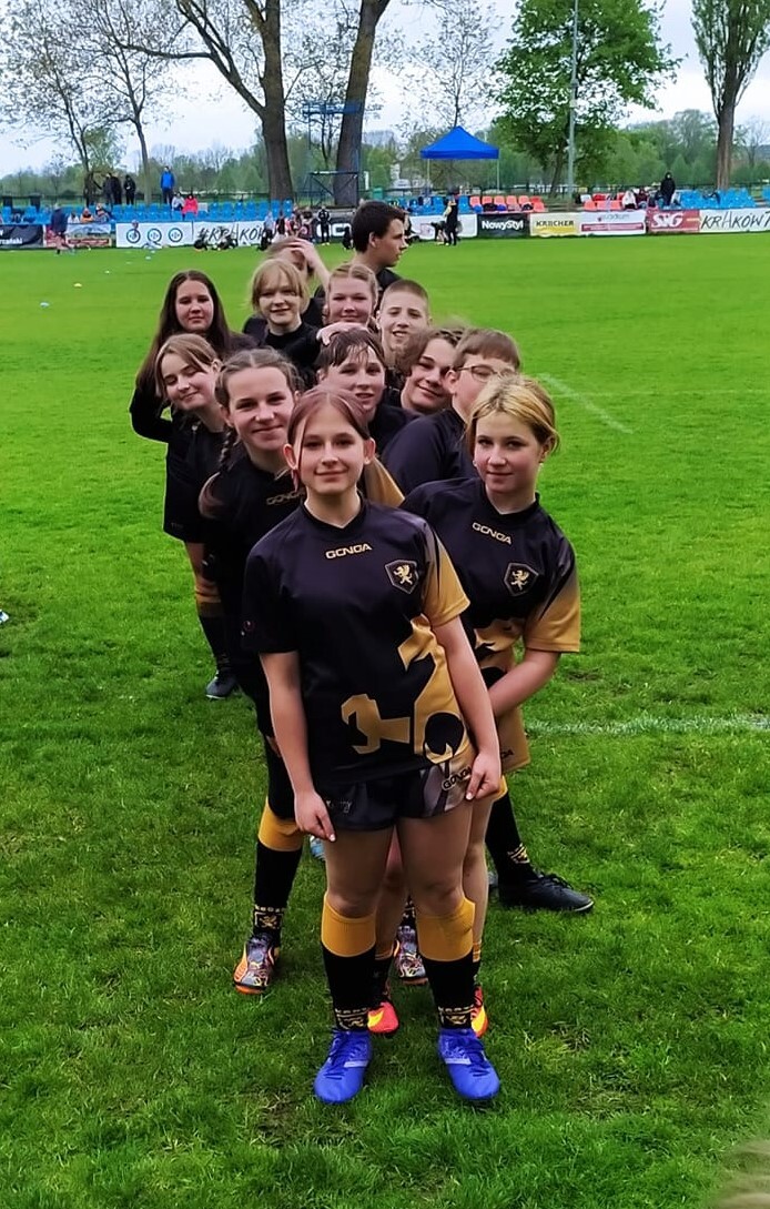 W minioną sobotę drużyna "Rudzkich Gryfów" rozegrała mecz IX kolejki II Ligi rugby piętnastoosobowego. Na Burloch Arenie gospodarze podejmowali zespół "Rugby Team Olsztyn".