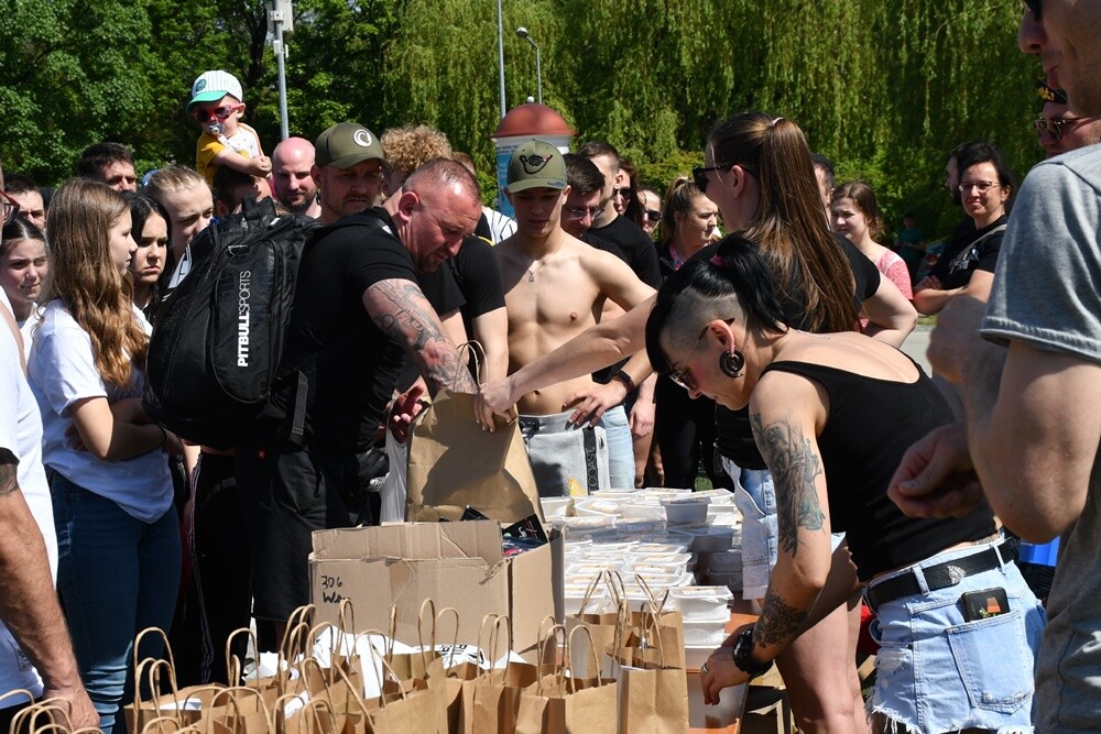 Wczoraj na rudzkiej Burloch Arenie odbyła się szósta edycja, największego w Polsce wydarzenia dla miłośników Brazylijskiego Jiu Jitsu - "Kulanie na lufcie".

fot. Jacek Knapik