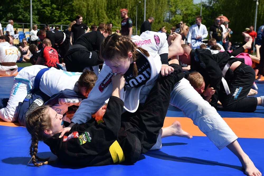 Wczoraj na rudzkiej Burloch Arenie odbyła się szósta edycja, największego w Polsce wydarzenia dla miłośników Brazylijskiego Jiu Jitsu - "Kulanie na lufcie".

fot. Jacek Knapik