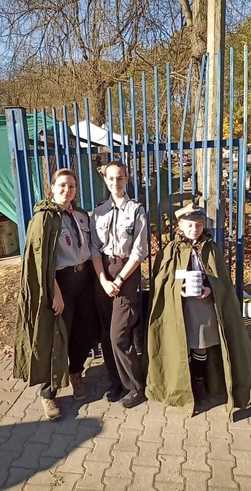 31 października i 1 listopada członkowie Towarzystwa Miłośników Orzegowa znów zbierali datki na ratowanie zabytkowego starego cmentarza w dzielnicy. Zebrano sporą kwotę!
fot. TMO