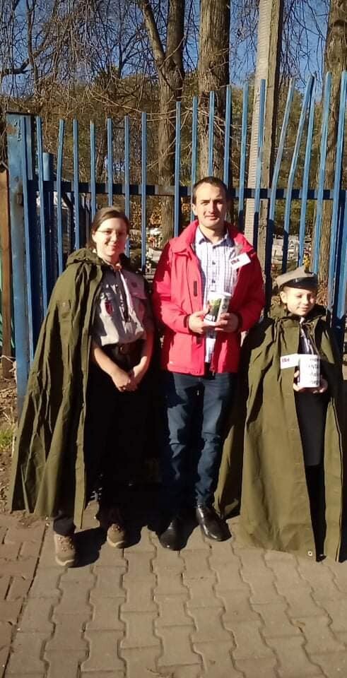 31 października i 1 listopada członkowie Towarzystwa Miłośników Orzegowa znów zbierali datki na ratowanie zabytkowego starego cmentarza w dzielnicy. Zebrano sporą kwotę!
fot. TMO