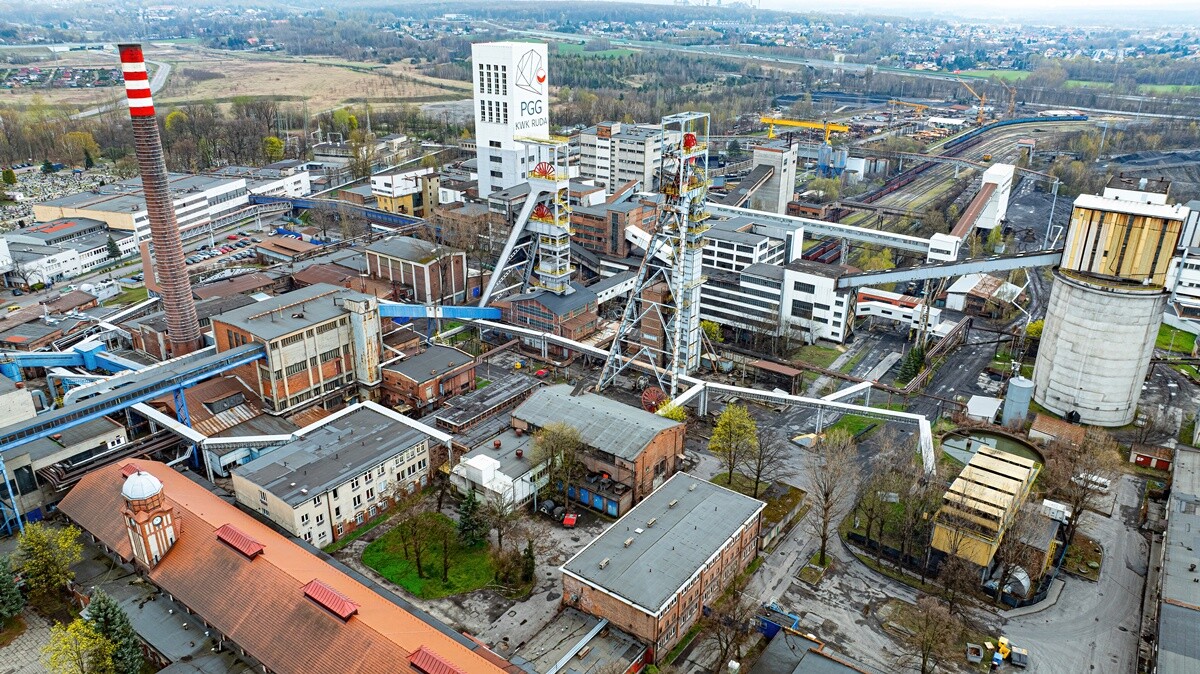 Z okazji zbliżającej się Barbórki, na naszym portalu prezentujemy galerię zdjęć z KWK Ruda Ruchu Bielszowice, wykonanych podczas wyjątkowej akcji zorganizowanej przez posła Łukasza Ściebiorowskiego. / fot. Krzysztof Faber